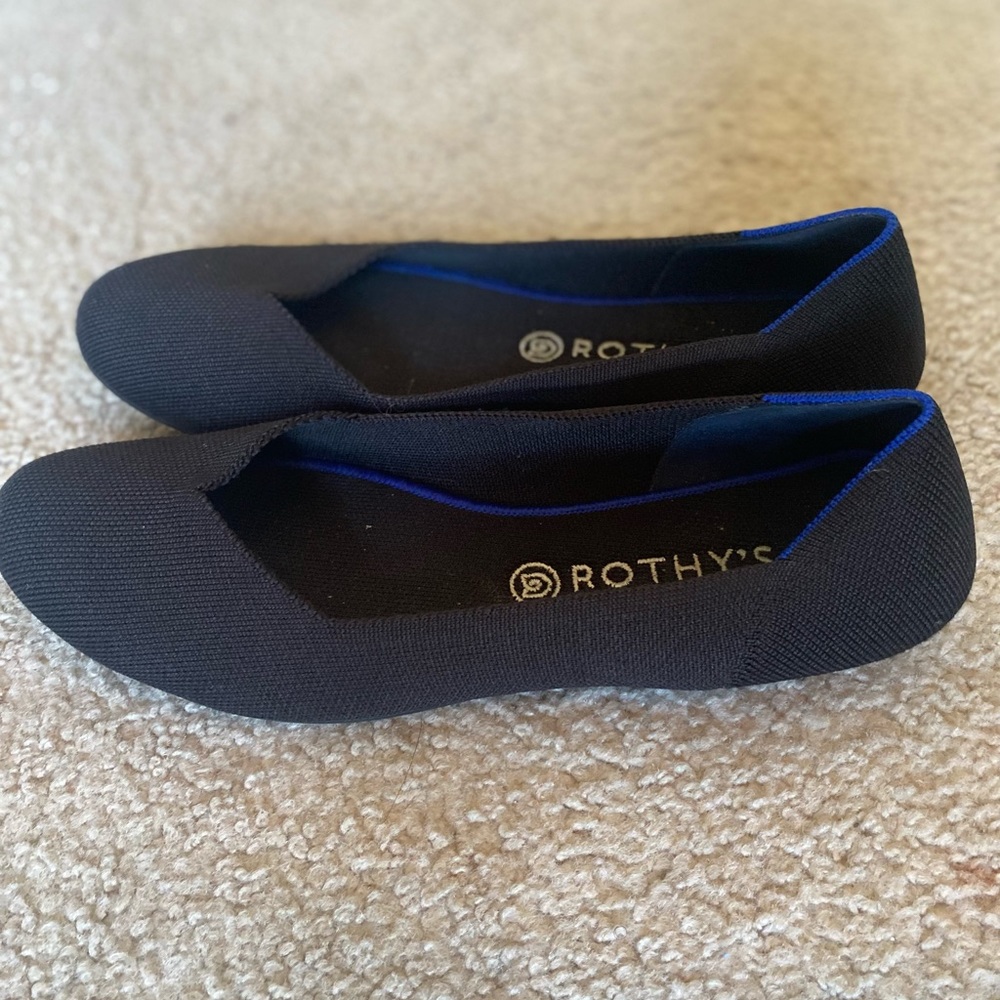 Black Round Toe Rothys - image 5
